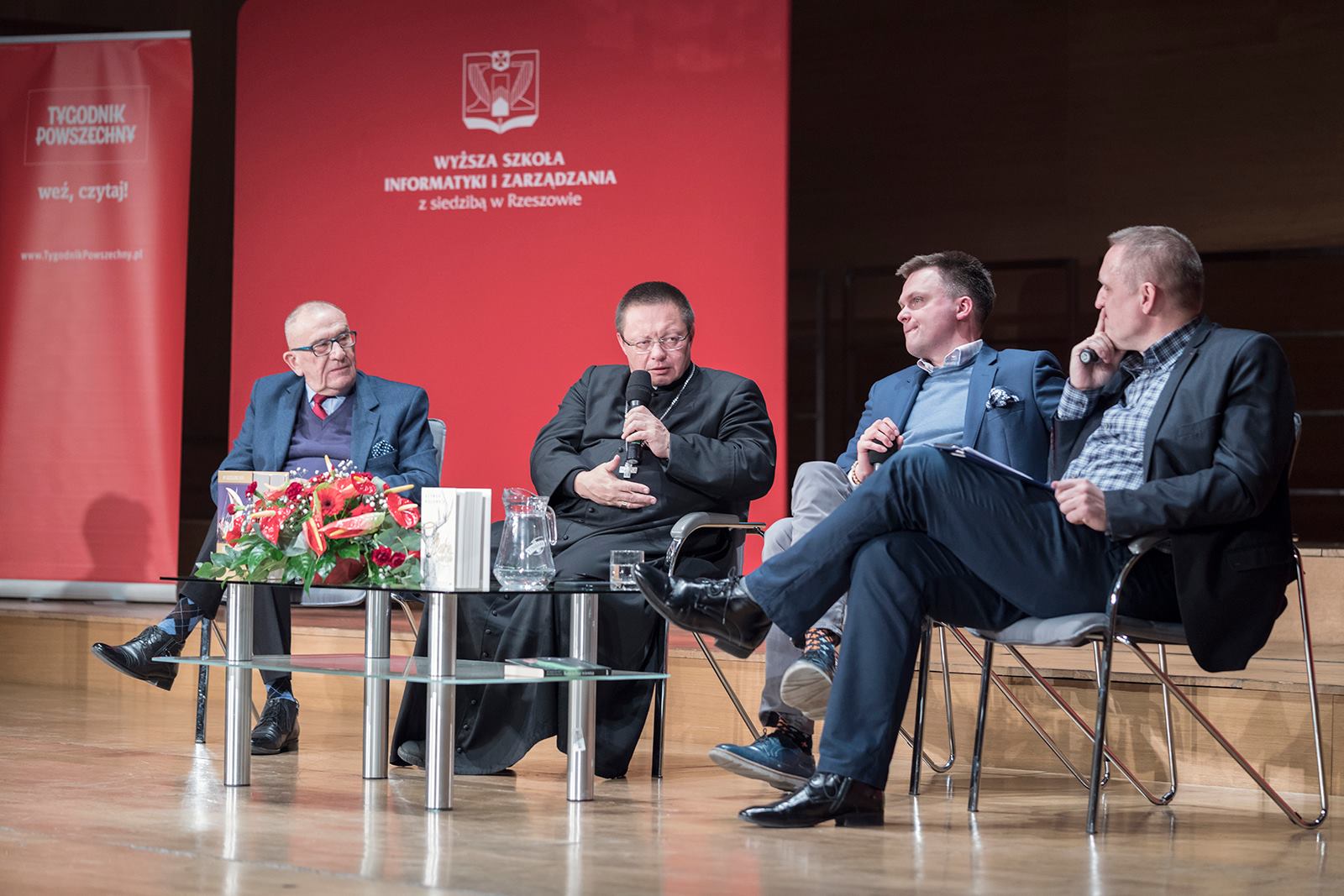 „W labiryncie świata” ks. abp Grzegorza Rysia i Szymona Hołowni 